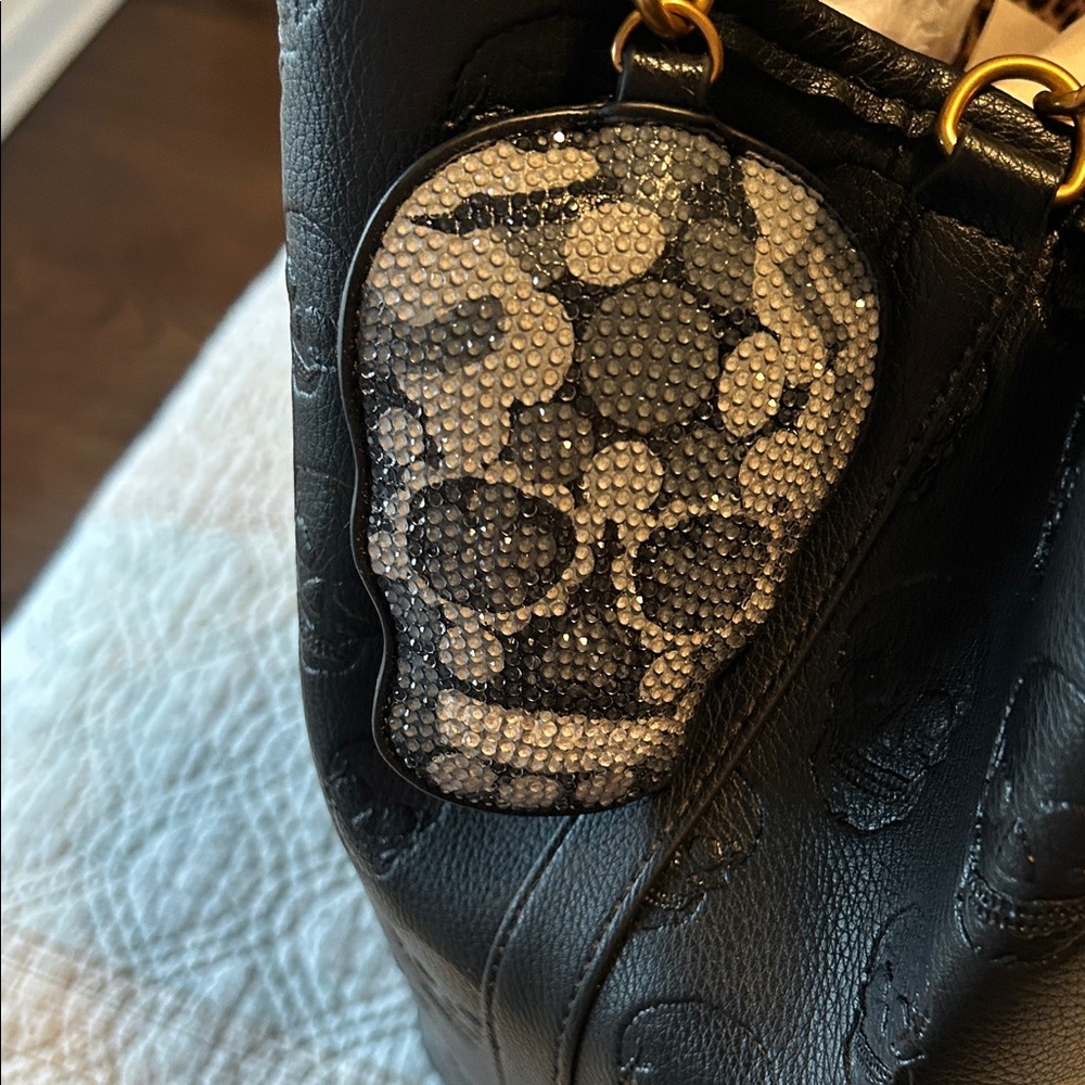 Betsey Johnson Black Embossed Skull Shoulder Bag - Picture 7 of 14